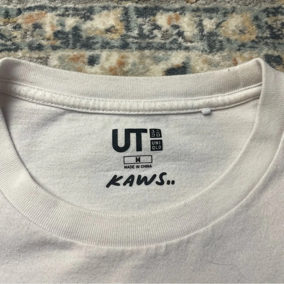 Uniqlo kaws M (Mens US) - Picture 4 of 5
